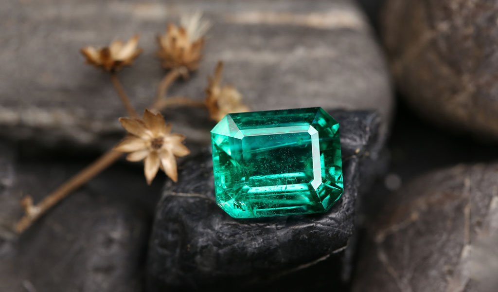 Emerald stone online on sale shopping