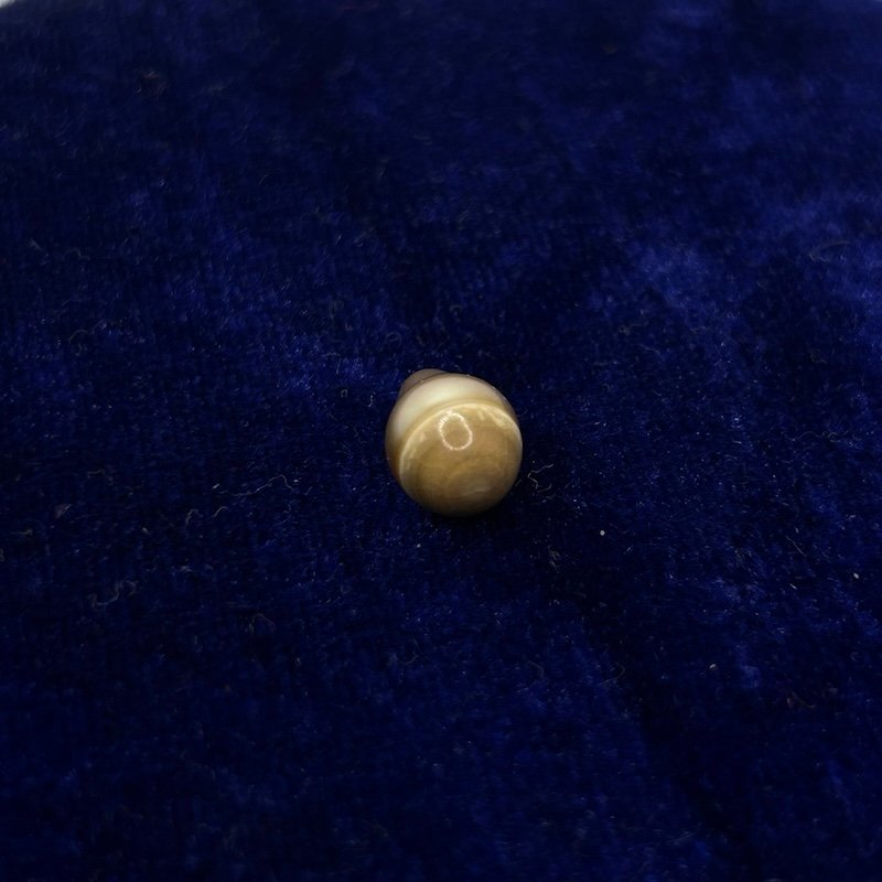 Natural Basra Pearl 4.12 ct (4.49 Ratti) 1 Natural Basra Pearl 4.12 ct (4.49 Ratti)