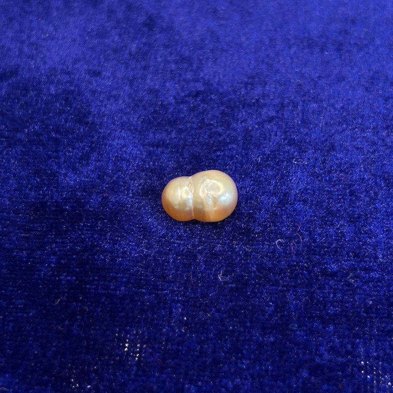 Natural Basra Pearl 5.54 ct (6.15 Ratti) 1 Natural Basra Pearl 5.54 ct (6.15 Ratti)