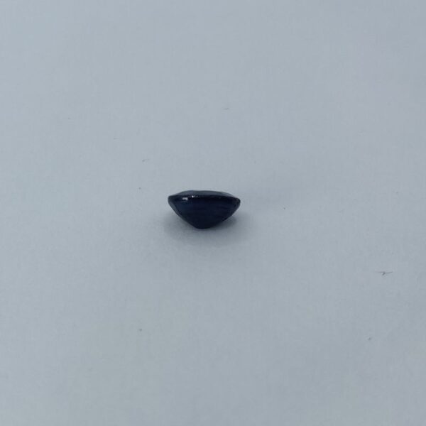 natural blue sapphire 1.37 ct 2