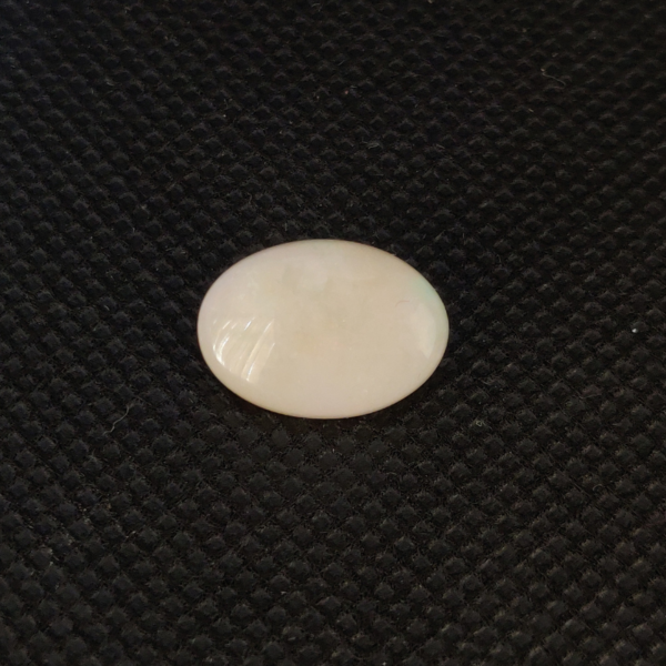 natural white opal stone 4.28 ct 2