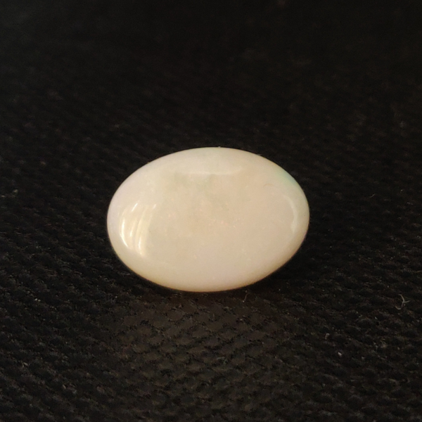natural white opal stone 4.28 ct