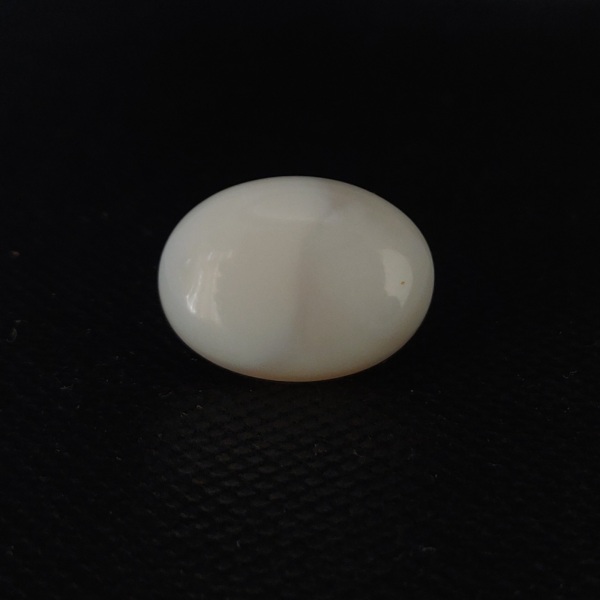 natural white opal stone 9.60 ct