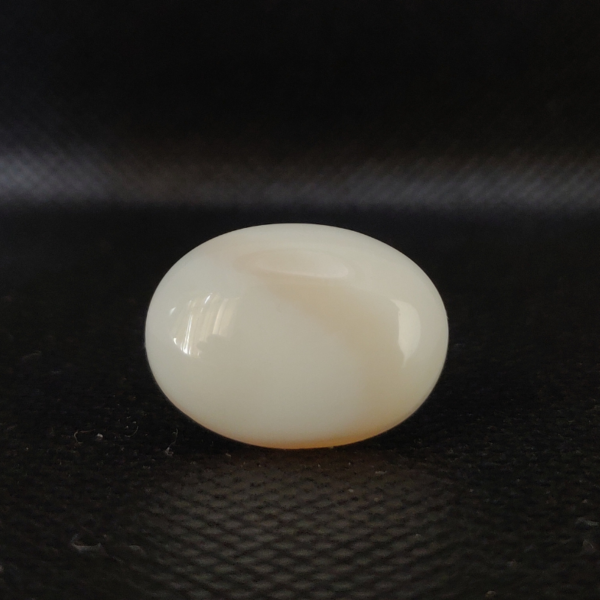 natural white opal stone10.75 ct