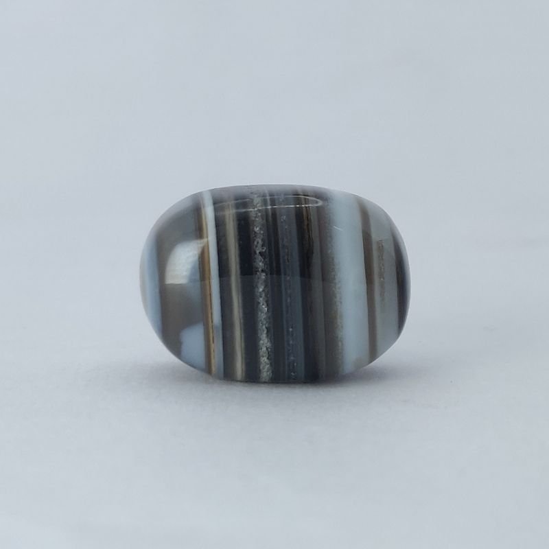 Sulemani Black Hakik (Agate) 14.23 ct (15.81 ratti) 1 Sulemani Black Hakik (Agate) 14.23 ct (15.81 ratti)