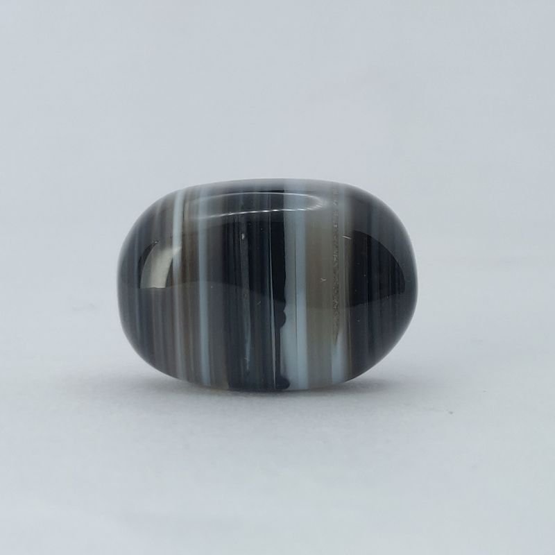 Sulemani Black Hakik (Agate) 16.93 ct (18.81 ratti) 1 Sulemani Black Hakik (Agate) 16.93 ct (18.81 ratti)